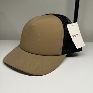 NEW Vuori Premium Foam Trucker Hat Cap SnapBack Pale Wheat V8013